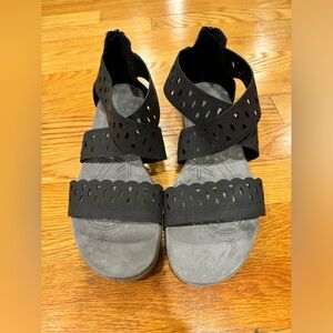 Brand new YUU sandals